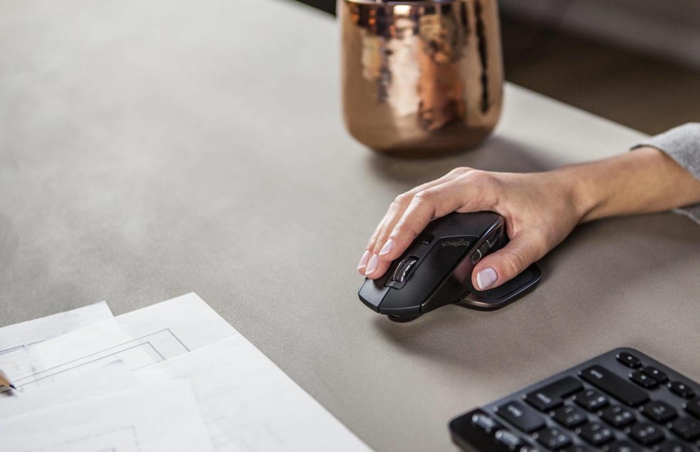 Why an Ergonomic Mouse is Much Better than a Regular Mouse? - HACKZHUB